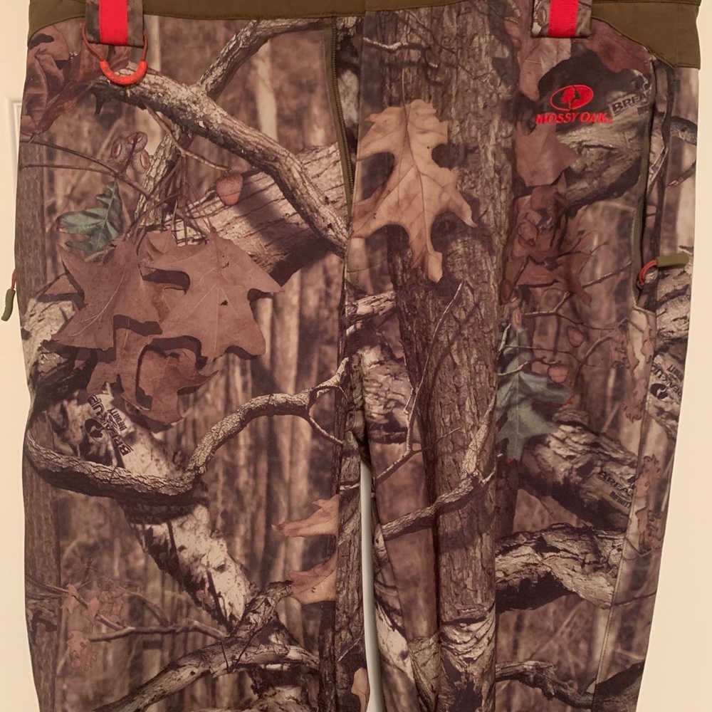 Woman’s Mossy Oak Hunting Pants